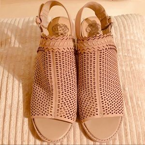 Authentic Vince Camuto Women’s 7.5 Nubuck Sandal